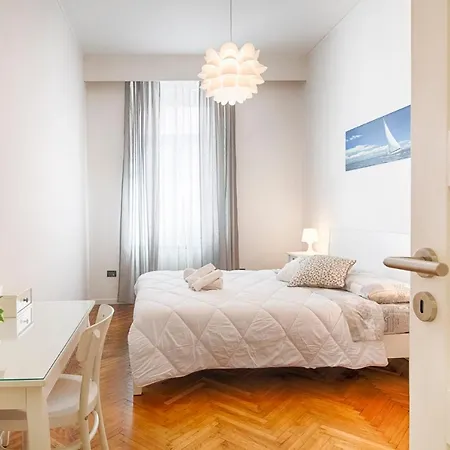 Mihaela - Charme Near The Station *