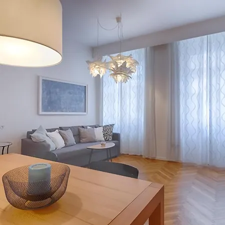 Διαμέρισμα Mihaela - Charme Near The Station