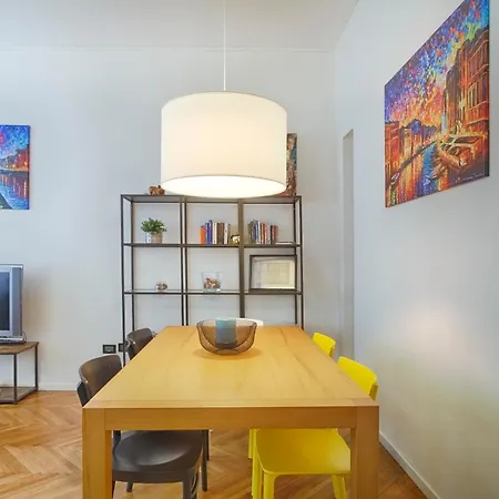 Mihaela - Charme Near The Station Lägenhet Trieste