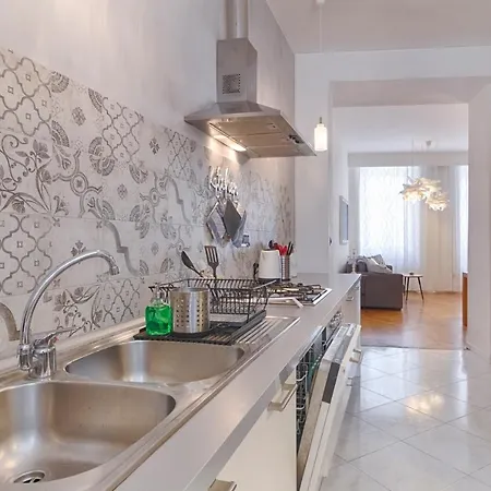 Daire Mihaela - Charme Near The Station *